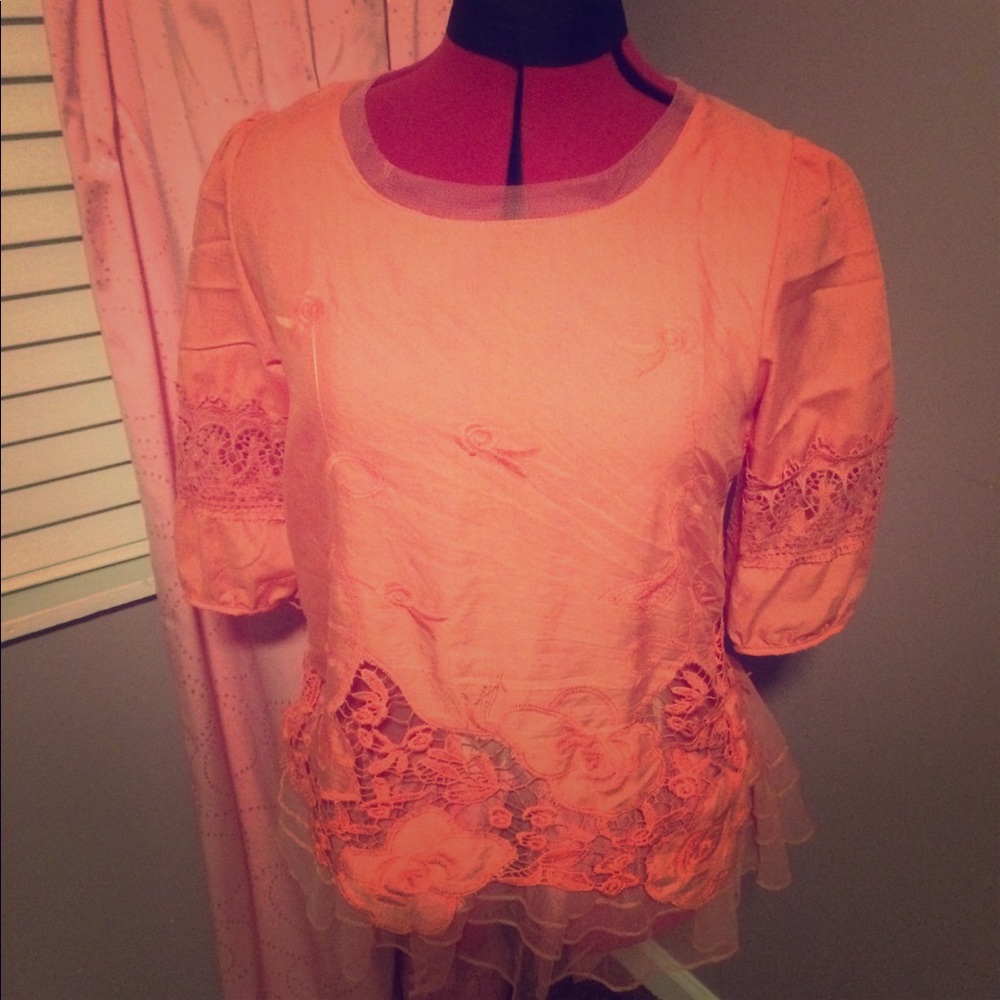 Boutique lace top peach size M